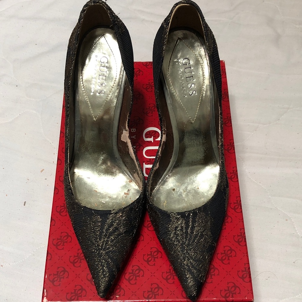 Guess by Marciano Black Pointed Toe Pumps with Metallic Accents 7.5